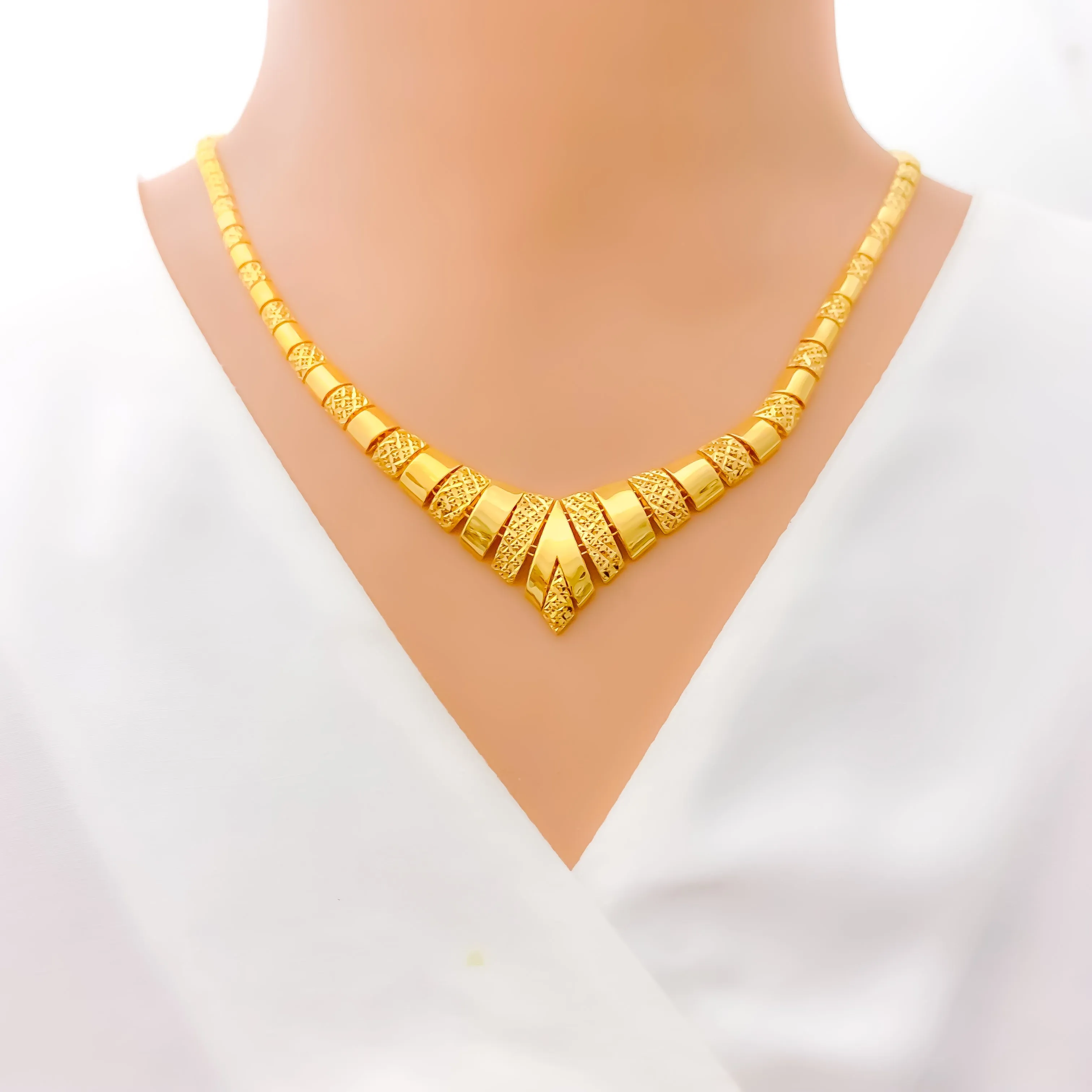 Alternating V - Shaped 22K Gold Necklace Set