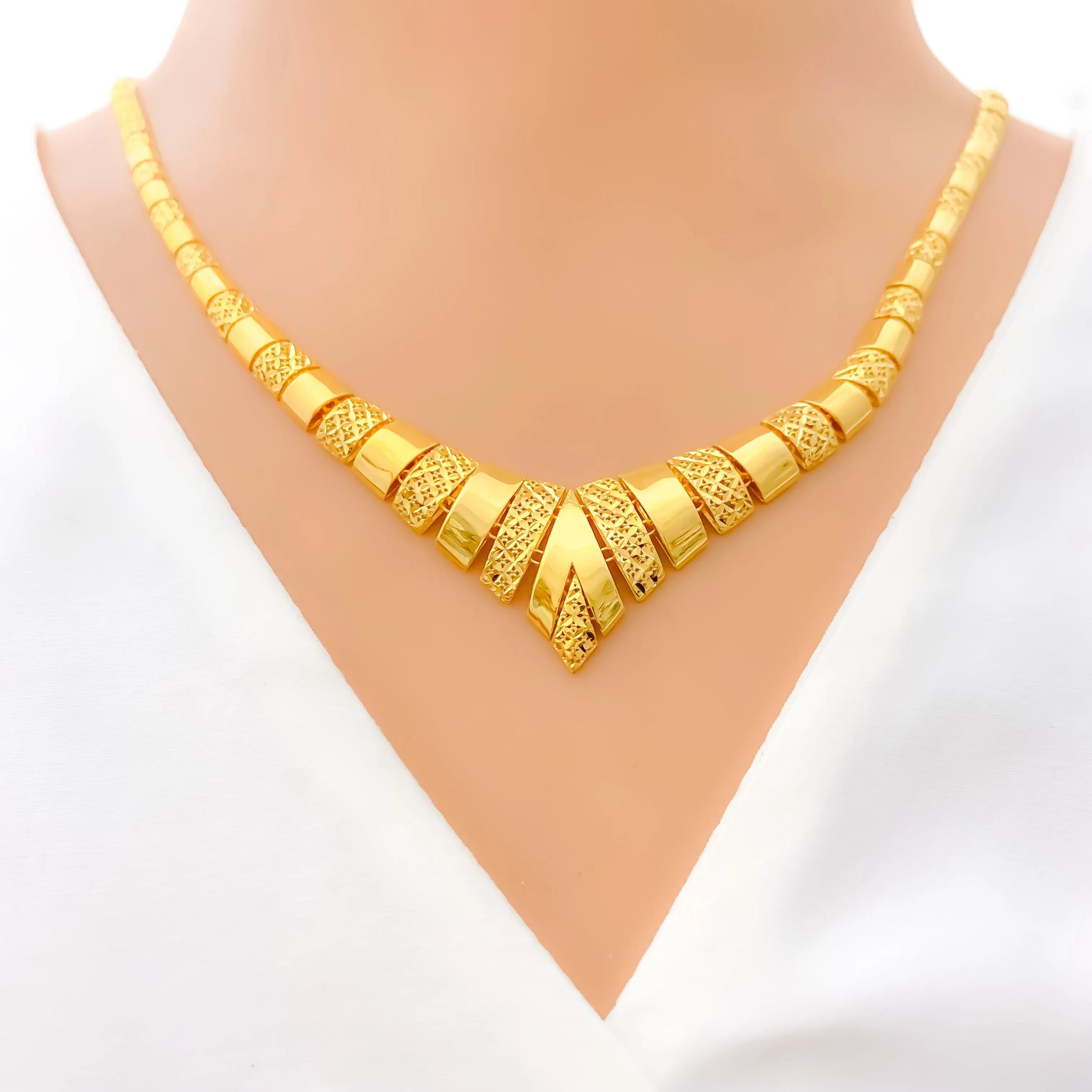 Alternating V - Shaped 22K Gold Necklace Set