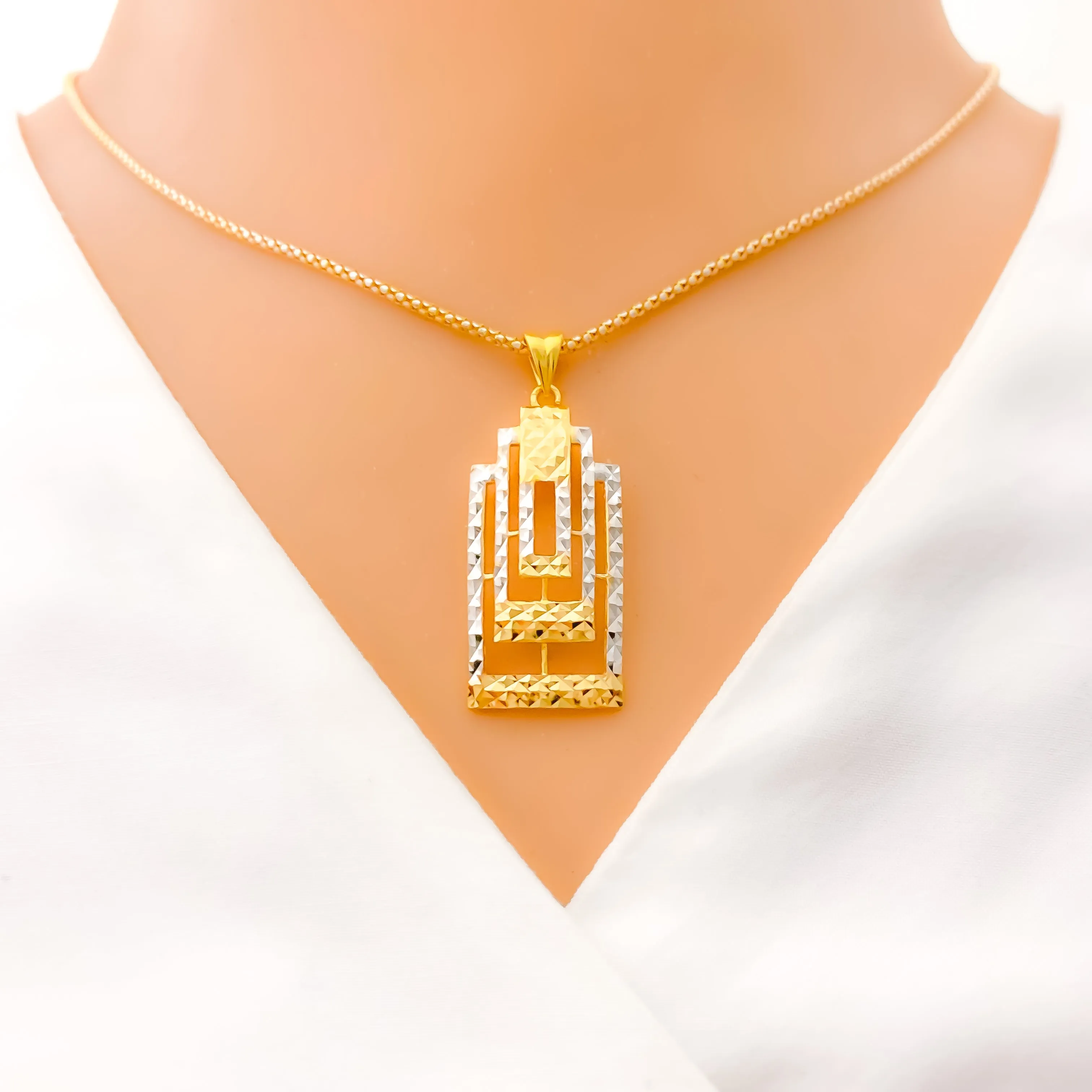 Beautiful Geometric 22K Gold Pendant Set