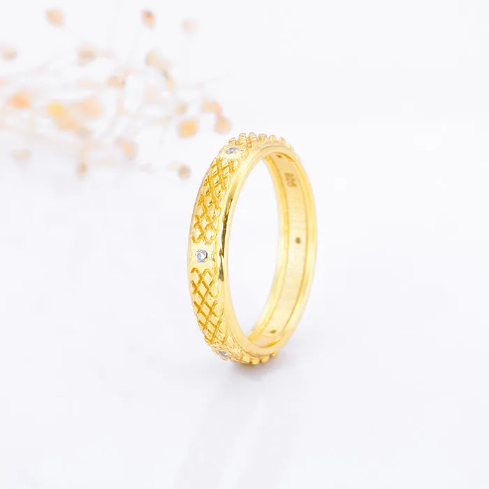 Golden Elegant Pattern Ring Band For Her