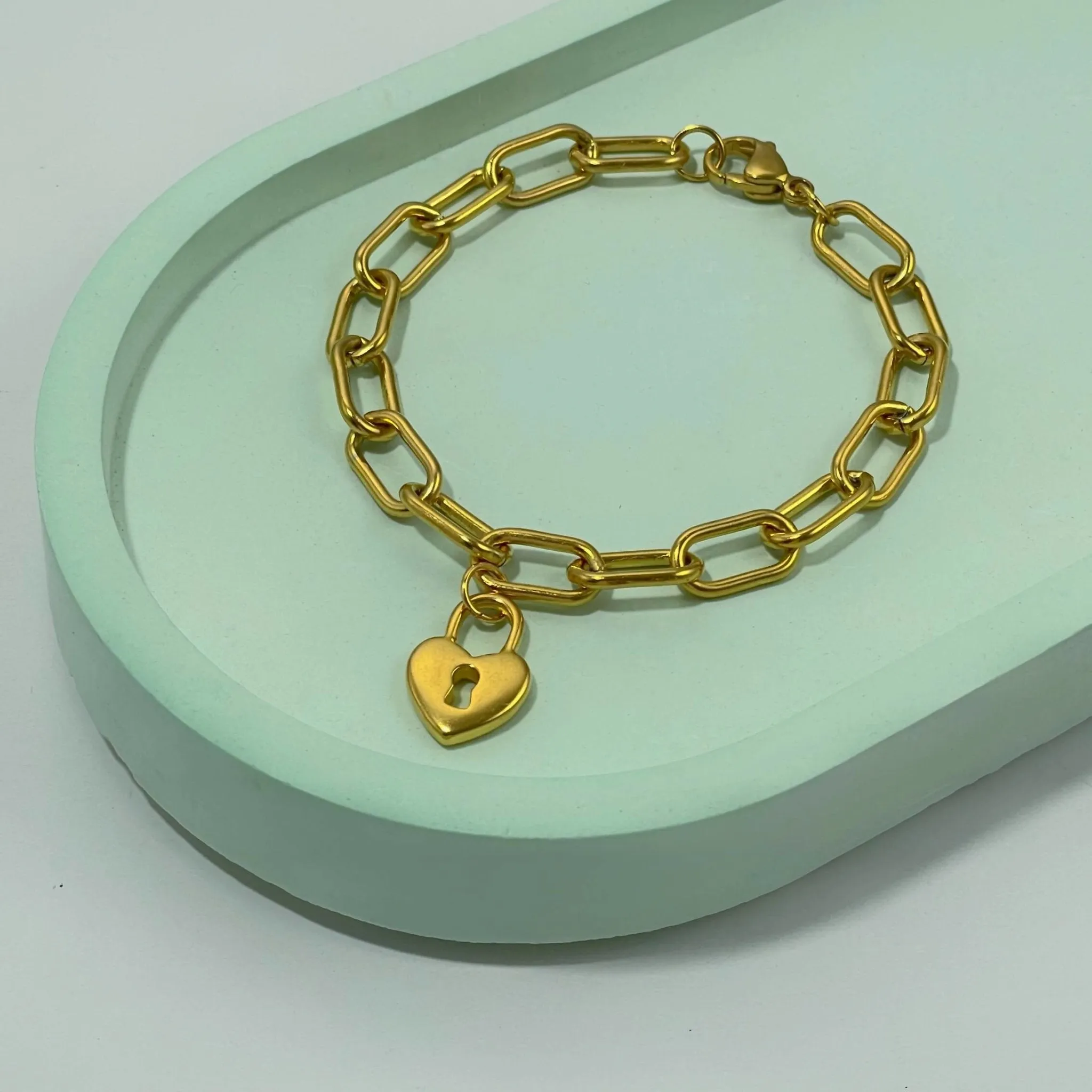 Love Oval Link Bracelet Gold