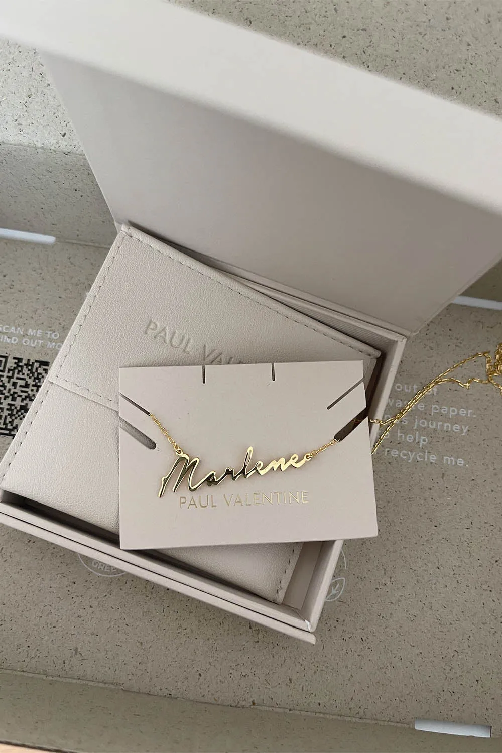 Name Necklace Italics Solid Gold