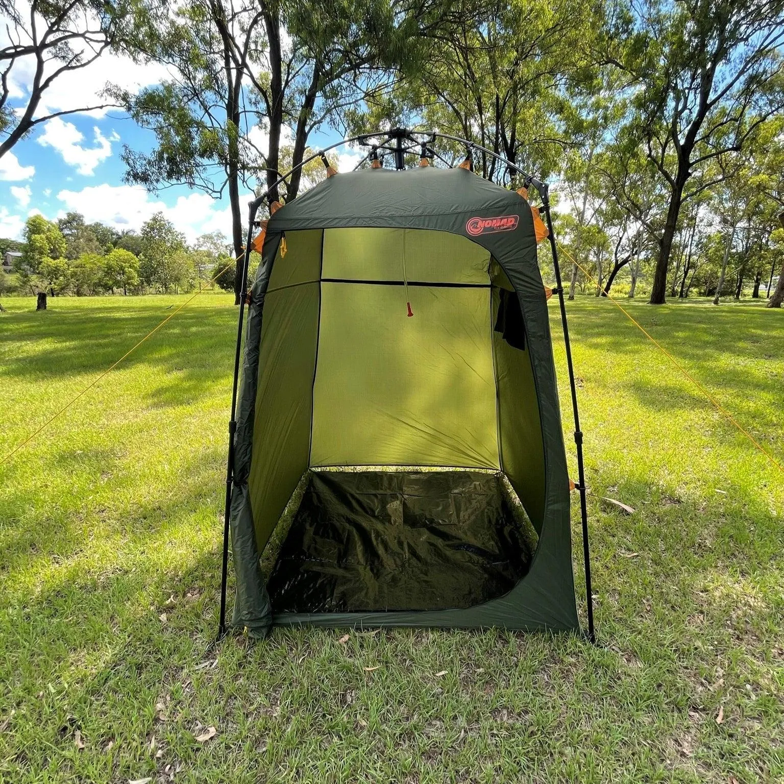 NOMAD Ensuite Pop-up Tent with Solar Shower