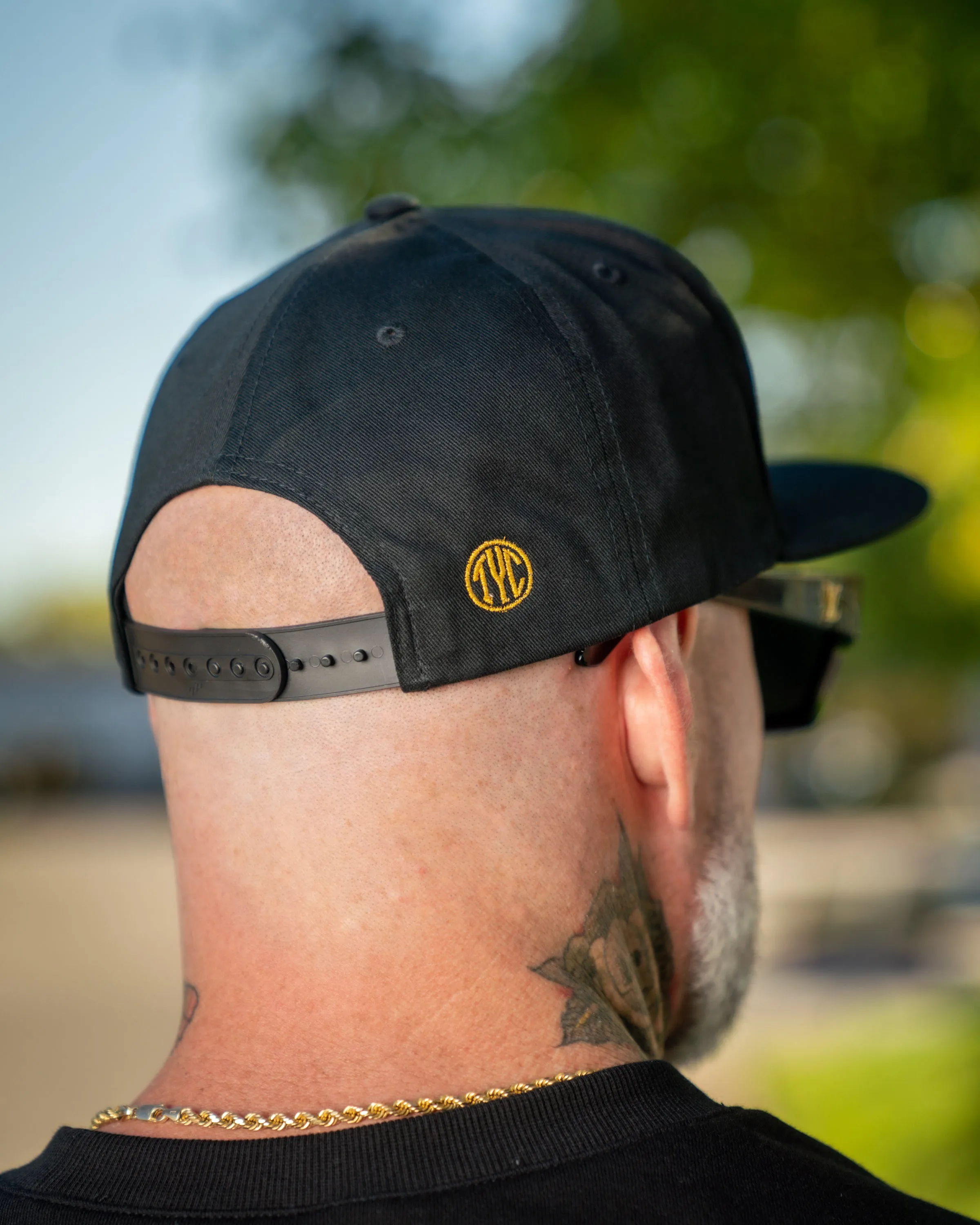 Signature Snapback - Black and Gold