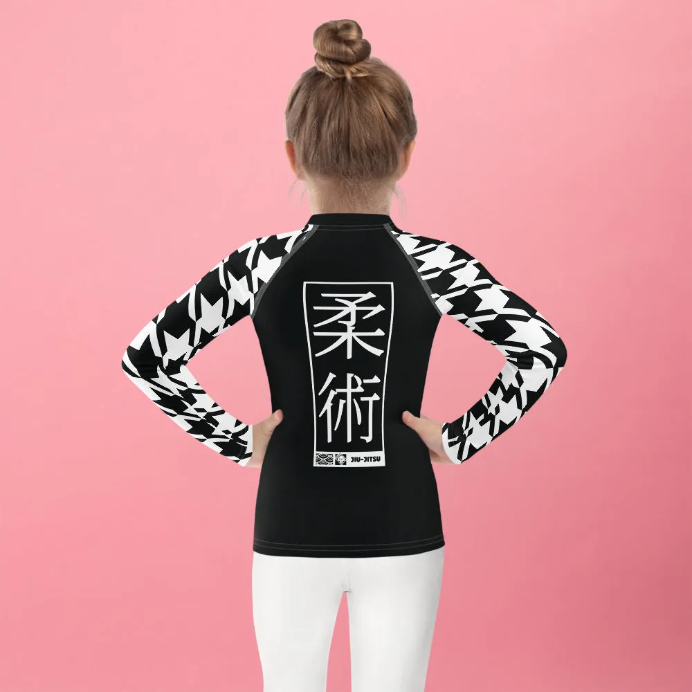 Sporty Style: Houndstooth Jiu-Jitsu Long Sleeve Rash Guard for Girls' BJJ